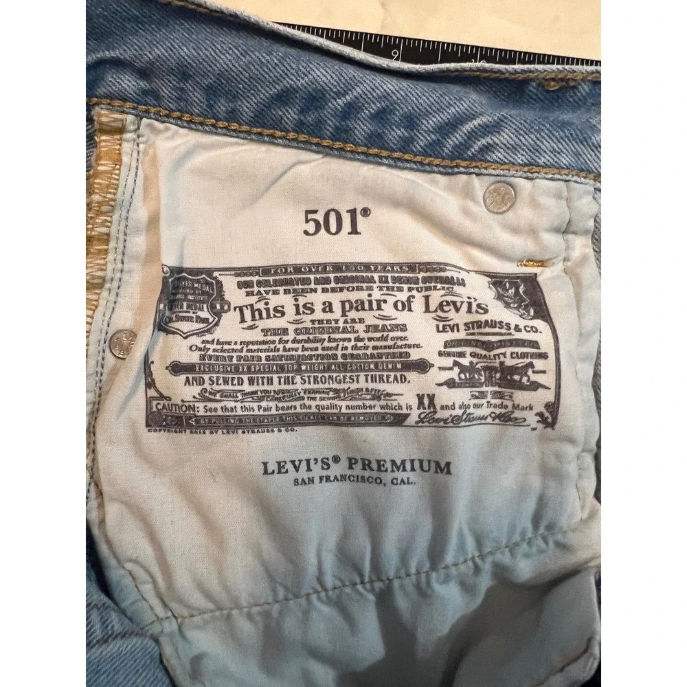 Levis Premium 501 Original Fit Light Wash Straight Leg Button Fly Jeans W29 L30